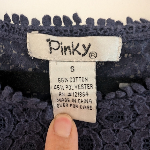 🛍️4 For $15🛍️Pinky Black and Blue Cap Sleeve Boxy Crop Blouse - Picture 4 of 5